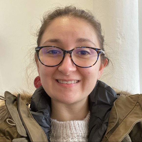 Meet your Posher, Taylor - Picture 4 of 6